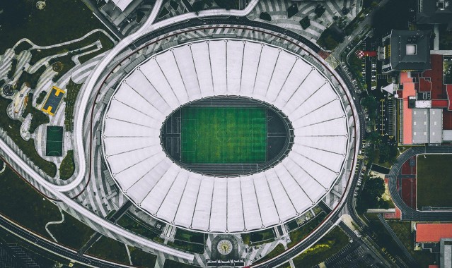 中国速度滑冰队再创佳绩 小将张磊打破全国纪录