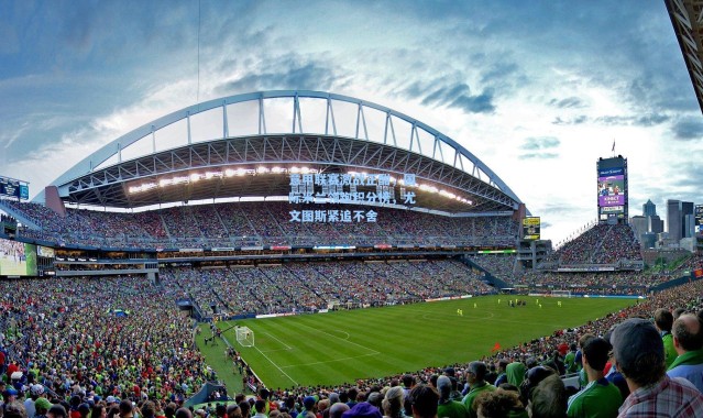 意甲联赛激战正酣，国际米兰领跑积分榜，尤文图斯紧追不舍