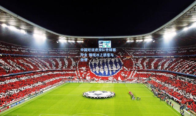 中国短道速滑队世锦赛夺金 展现冰上速度与激情